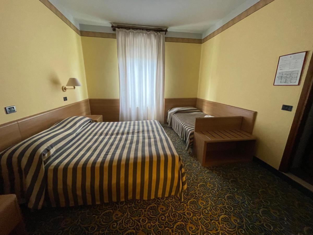 Hotel Giardinetto Desenzano del Garda Exterior photo