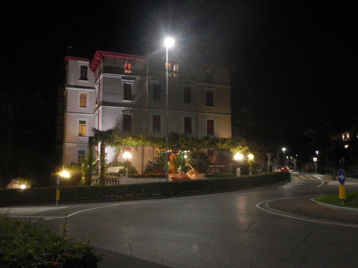 Hotel Giardinetto Desenzano del Garda Exterior photo